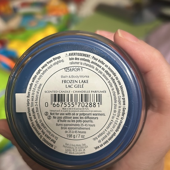 Frozen lake Bath and Body Works Candle - Picture 3 of 3
